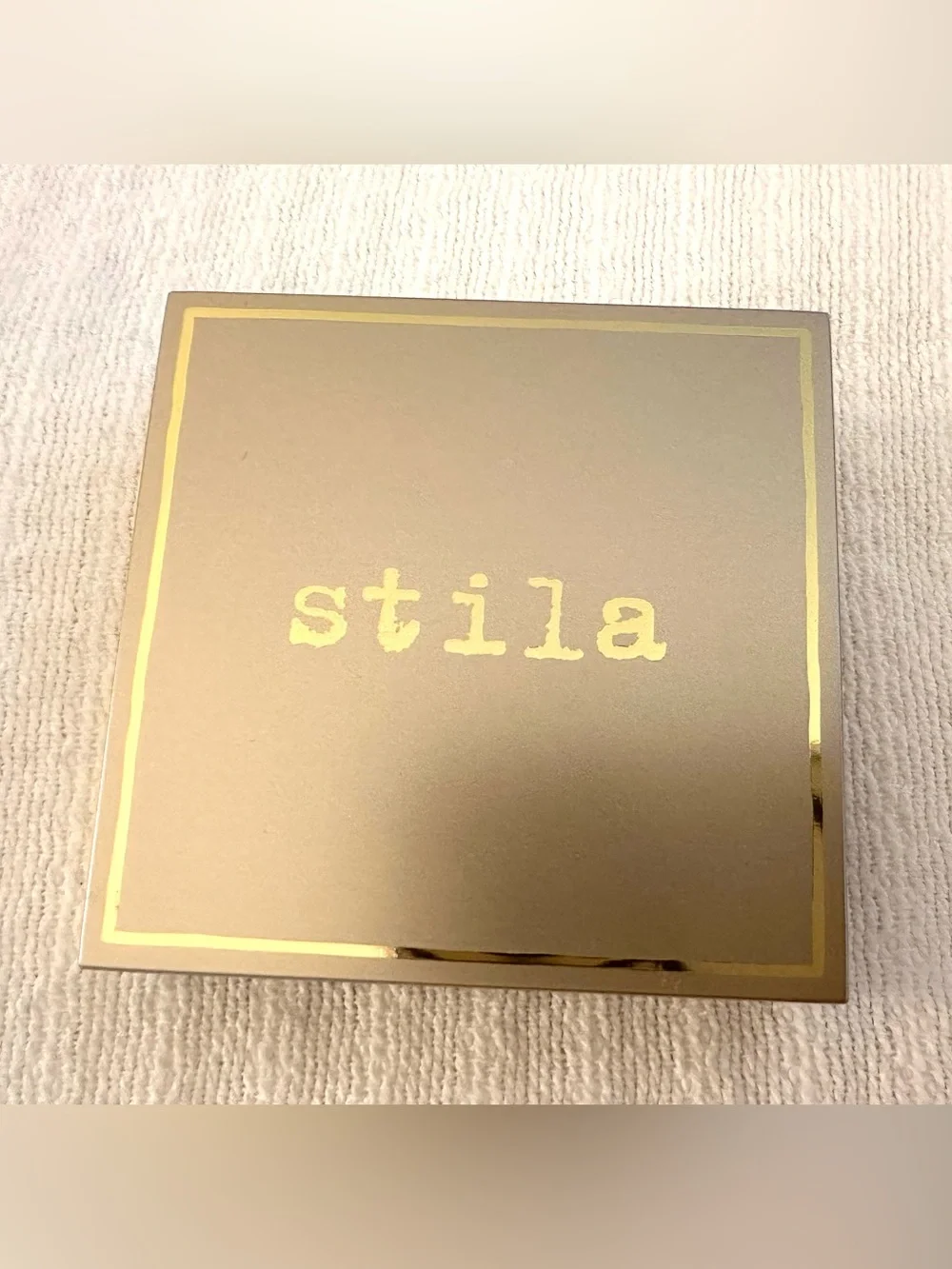 Stila Metallic Gold Compact Makeup Palette